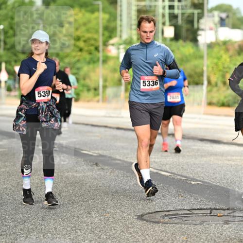 06.09.2026 - CURREX Alsterlauf Dr. Thomas Lammeyer http://msf.ph/oto/10144287 06.09.2026 10:15:58 Laufen 5357, 5336, 2885, 5337 meine-sportfotos.de