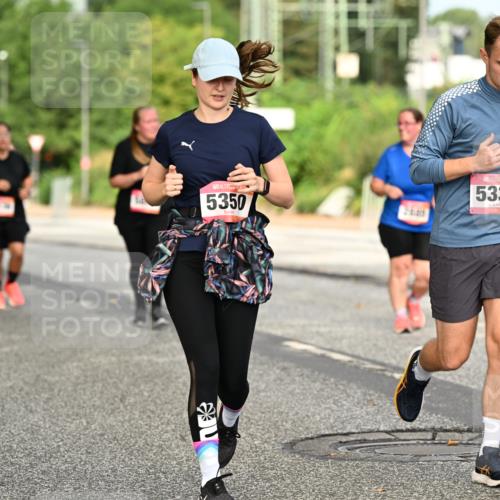 06.09.2026 - CURREX Alsterlauf Dr. Thomas Lammeyer http://msf.ph/oto/10144296 06.09.2026 10:15:59 Laufen 5350, 5336 meine-sportfotos.de