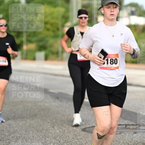 06.09.2026 - CURREX Alsterlauf Dr. Thomas Lammeyer http://msf.ph/oto/10144439 06.09.2026 10:16:15 Laufen 180 meine-sportfotos.de