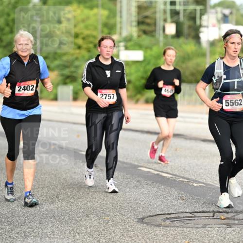 06.09.2026 - CURREX Alsterlauf Dr. Thomas Lammeyer http://msf.ph/oto/10144470 06.09.2026 10:16:22 Laufen 3768, 2402, 2757, 4609, 5562 meine-sportfotos.de