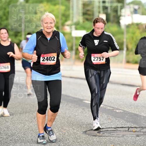 06.09.2026 - CURREX Alsterlauf Dr. Thomas Lammeyer http://msf.ph/oto/10144485 06.09.2026 10:16:23 Laufen 3768, 2402, 2757, 4609 meine-sportfotos.de