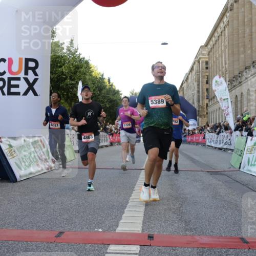 06.09.2026 - CURREX Alsterlauf Yannick Fuchs http://msf.ph/oto/10144517 06.09.2026 09:47:28 Ziel 2106, 2807, 2953, 3386, 4441, 4674, 4863, 5309, 5389, 5407, 5645, 5729, 6021 meine-sportfotos.de