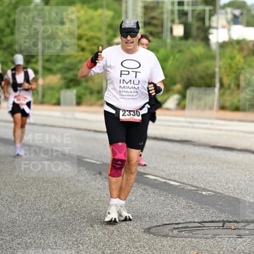 06.09.2026 - CURREX Alsterlauf Dr. Thomas Lammeyer http://msf.ph/oto/10144585 06.09.2026 10:16:39 Laufen 1110, 2330 meine-sportfotos.de
