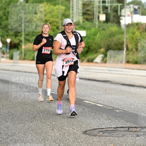 06.09.2026 - CURREX Alsterlauf Dr. Thomas Lammeyer http://msf.ph/oto/10144602 06.09.2026 10:16:42 Laufen 2754, 4934 meine-sportfotos.de