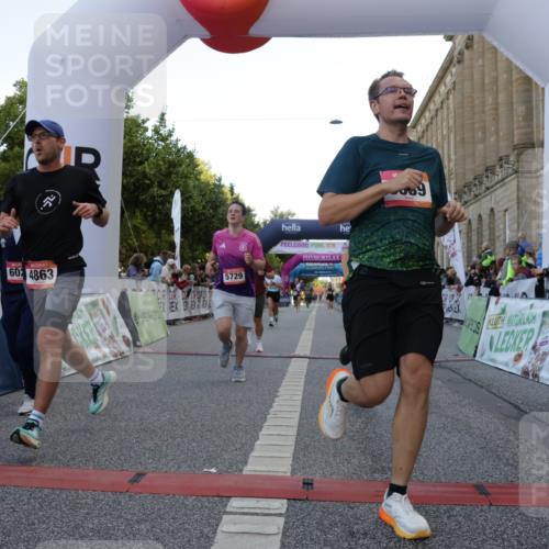 06.09.2026 - CURREX Alsterlauf Yannick Fuchs http://msf.ph/oto/10144610 06.09.2026 09:47:28 Ziel 2106, 2807, 2953, 3386, 4441, 4674, 4863, 5309, 5389, 5407, 5645, 5729, 6021 meine-sportfotos.de
