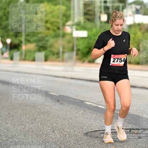 06.09.2026 - CURREX Alsterlauf Dr. Thomas Lammeyer http://msf.ph/oto/10144629 06.09.2026 10:16:45 Laufen 2754 meine-sportfotos.de