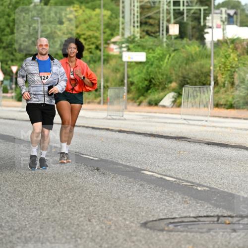 06.09.2026 - CURREX Alsterlauf Dr. Thomas Lammeyer http://msf.ph/oto/10144664 06.09.2026 10:16:52 Laufen 4171, 824 meine-sportfotos.de