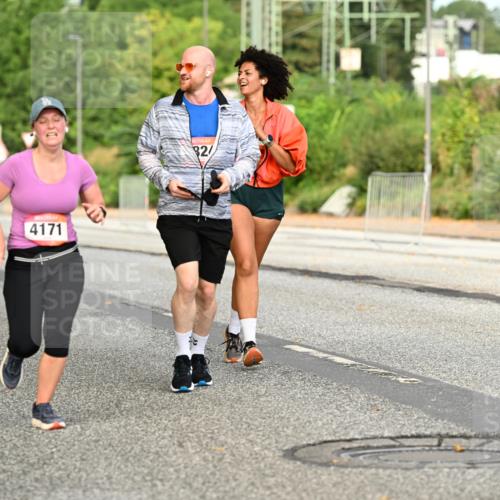 06.09.2026 - CURREX Alsterlauf Dr. Thomas Lammeyer http://msf.ph/oto/10144681 06.09.2026 10:16:54 Laufen 4171, 2 meine-sportfotos.de