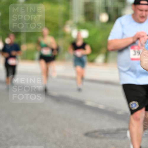 06.09.2026 - CURREX Alsterlauf Dr. Thomas Lammeyer http://msf.ph/oto/10144752 06.09.2026 10:17:03 Laufen 39, 2 meine-sportfotos.de