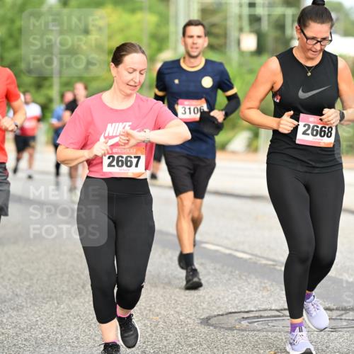 06.09.2026 - CURREX Alsterlauf Dr. Thomas Lammeyer http://msf.ph/oto/10144869 06.09.2026 10:17:17 Laufen 2669, 3106, 2668, 2667 meine-sportfotos.de