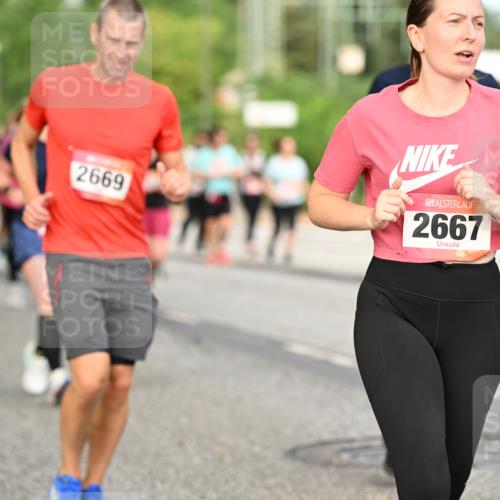 06.09.2026 - CURREX Alsterlauf Dr. Thomas Lammeyer http://msf.ph/oto/10144881 06.09.2026 10:17:18 Laufen 2669, 2667 meine-sportfotos.de