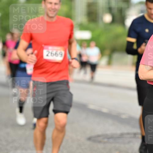 06.09.2026 - CURREX Alsterlauf Dr. Thomas Lammeyer http://msf.ph/oto/10144886 06.09.2026 10:17:18 Laufen 6997 meine-sportfotos.de