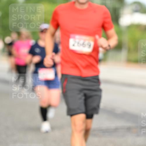 06.09.2026 - CURREX Alsterlauf Dr. Thomas Lammeyer http://msf.ph/oto/10144892 06.09.2026 10:17:19 Laufen 6992 meine-sportfotos.de