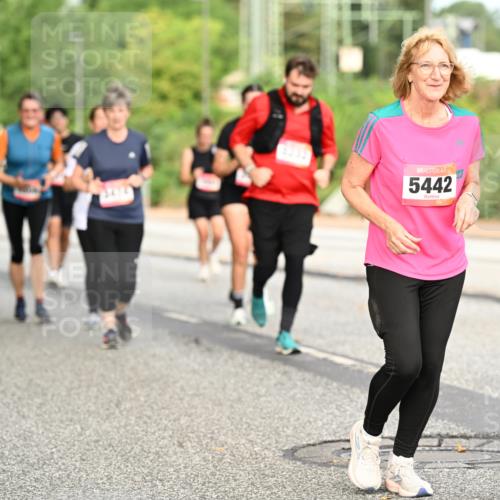 06.09.2026 - CURREX Alsterlauf Dr. Thomas Lammeyer http://msf.ph/oto/10144933 06.09.2026 10:17:23 Laufen 5442 meine-sportfotos.de
