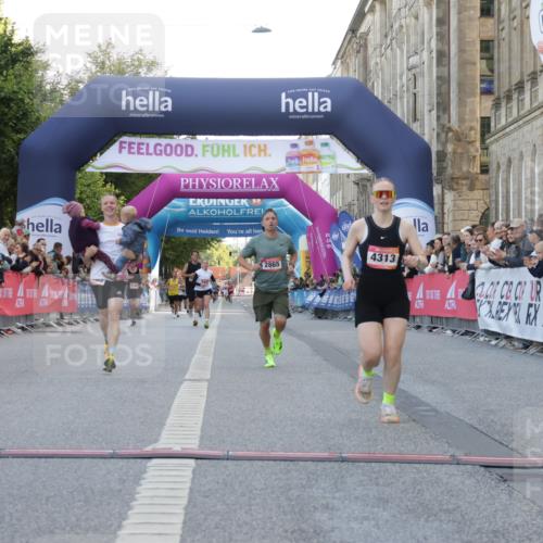 06.09.2026 - CURREX Alsterlauf Yannick Fuchs http://msf.ph/oto/10145040 06.09.2026 09:47:33 Ziel 2865, 2953, 3386, 4313, 4863, 5309, 5389, 5407, 5729, 5863, 6021 meine-sportfotos.de