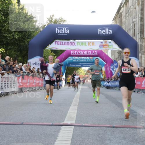 06.09.2026 - CURREX Alsterlauf Yannick Fuchs http://msf.ph/oto/10145062 06.09.2026 09:47:33 Ziel 2865, 2953, 3386, 4313, 4863, 5309, 5389, 5407, 5729, 5863, 6021 meine-sportfotos.de
