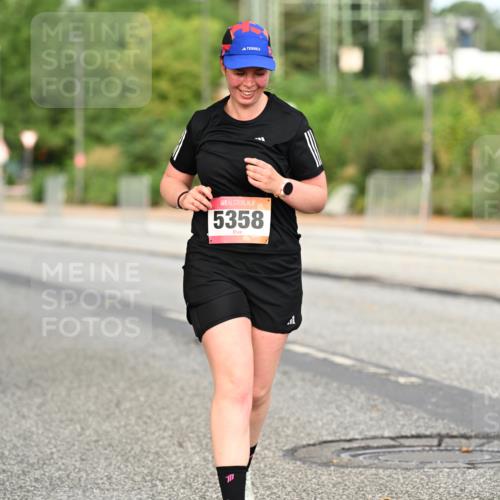 06.09.2026 - CURREX Alsterlauf Dr. Thomas Lammeyer http://msf.ph/oto/10145149 06.09.2026 10:17:49 Laufen 5563, 5358, 117 meine-sportfotos.de