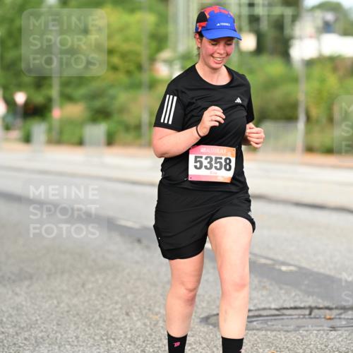 06.09.2026 - CURREX Alsterlauf Dr. Thomas Lammeyer http://msf.ph/oto/10145151 06.09.2026 10:17:49 Laufen 5563, 5358, 777 meine-sportfotos.de
