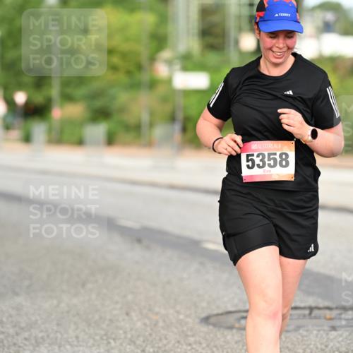 06.09.2026 - CURREX Alsterlauf Dr. Thomas Lammeyer http://msf.ph/oto/10145156 06.09.2026 10:17:50 Laufen 5563, 5358 meine-sportfotos.de