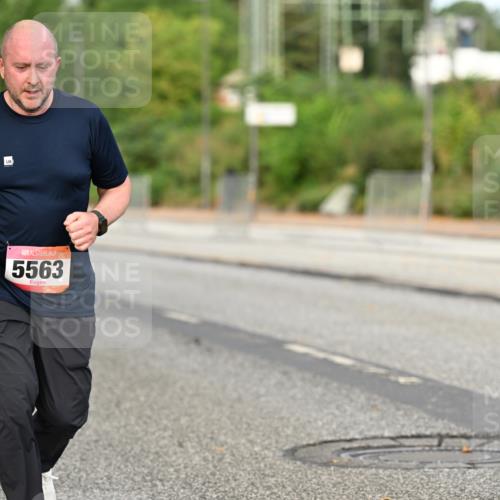 06.09.2026 - CURREX Alsterlauf Dr. Thomas Lammeyer http://msf.ph/oto/10145173 06.09.2026 10:17:52 Laufen 5563 meine-sportfotos.de