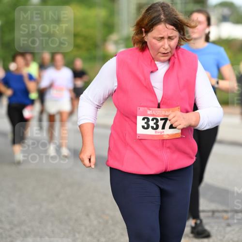 06.09.2026 - CURREX Alsterlauf Dr. Thomas Lammeyer http://msf.ph/oto/10145227 06.09.2026 10:18:01 Laufen 337 meine-sportfotos.de