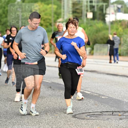 06.09.2026 - CURREX Alsterlauf Dr. Thomas Lammeyer http://msf.ph/oto/10145261 06.09.2026 10:18:05 Laufen 590 meine-sportfotos.de