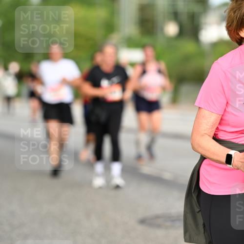 06.09.2026 - CURREX Alsterlauf Dr. Thomas Lammeyer http://msf.ph/oto/10145353 06.09.2026 10:18:15 Laufen 4903 meine-sportfotos.de