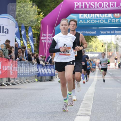 06.09.2026 - CURREX Alsterlauf Yannick Fuchs http://msf.ph/oto/10145371 06.09.2026 09:47:39 Ziel 2850, 2865, 2953, 3386, 4313, 5309, 5863, 6378, 8189 meine-sportfotos.de