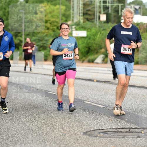 06.09.2026 - CURREX Alsterlauf Dr. Thomas Lammeyer http://msf.ph/oto/10145459 06.09.2026 10:18:26 Laufen 5128, 3427, 8074, 811 meine-sportfotos.de