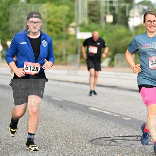06.09.2026 - CURREX Alsterlauf Dr. Thomas Lammeyer http://msf.ph/oto/10145476 06.09.2026 10:18:28 Laufen 5128, 3427 meine-sportfotos.de