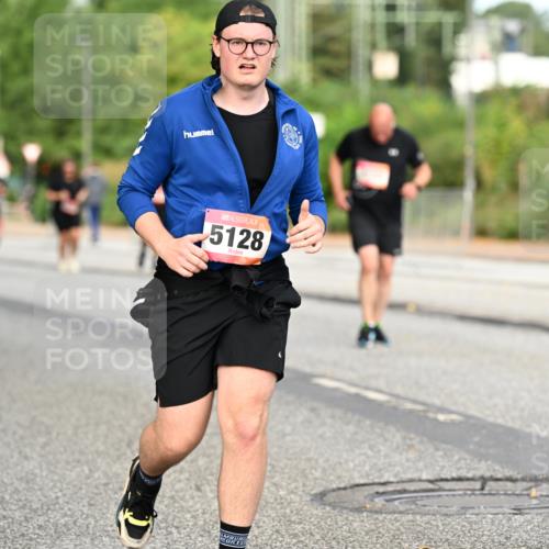 06.09.2026 - CURREX Alsterlauf Dr. Thomas Lammeyer http://msf.ph/oto/10145481 06.09.2026 10:18:28 Laufen 5128 meine-sportfotos.de
