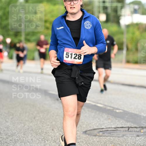 06.09.2026 - CURREX Alsterlauf Dr. Thomas Lammeyer http://msf.ph/oto/10145485 06.09.2026 10:18:29 Laufen 5128 meine-sportfotos.de