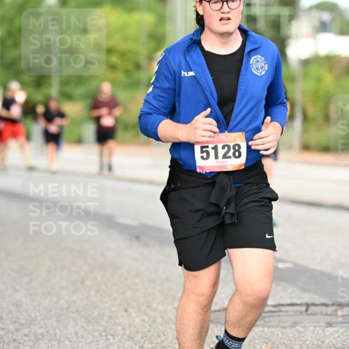 06.09.2026 - CURREX Alsterlauf Dr. Thomas Lammeyer http://msf.ph/oto/10145487 06.09.2026 10:18:29 Laufen 5128 meine-sportfotos.de