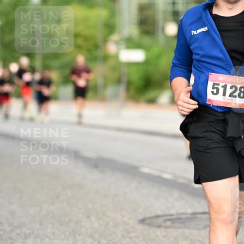06.09.2026 - CURREX Alsterlauf Dr. Thomas Lammeyer http://msf.ph/oto/10145493 06.09.2026 10:18:30 Laufen 5128 meine-sportfotos.de