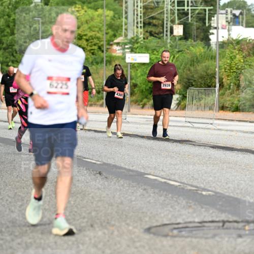 06.09.2026 - CURREX Alsterlauf Dr. Thomas Lammeyer http://msf.ph/oto/10145505 06.09.2026 10:18:34 Laufen 53, 18, 3578, 3582, 4303, 2939 meine-sportfotos.de