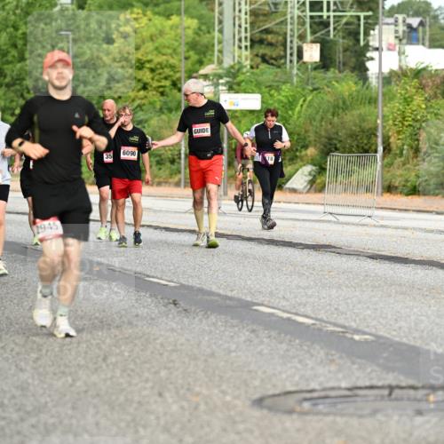 06.09.2026 - CURREX Alsterlauf Dr. Thomas Lammeyer http://msf.ph/oto/10145556 06.09.2026 10:18:40 Laufen 2127, 35, 6090, 2553, 2945, 4303 meine-sportfotos.de