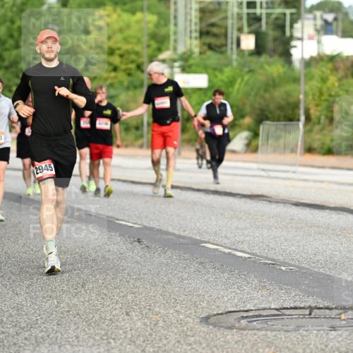 06.09.2026 - CURREX Alsterlauf Dr. Thomas Lammeyer http://msf.ph/oto/10145557 06.09.2026 10:18:40 Laufen 2127, 2553, 2945, 430 meine-sportfotos.de
