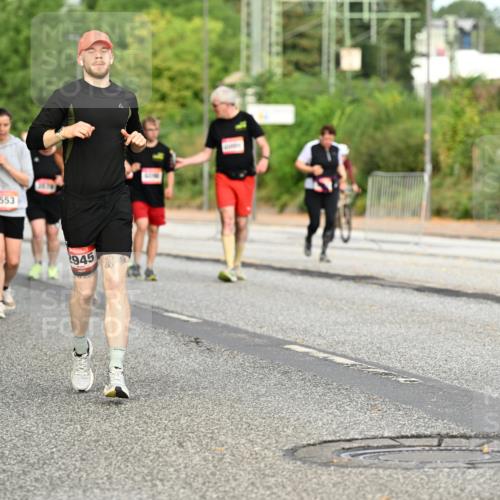 06.09.2026 - CURREX Alsterlauf Dr. Thomas Lammeyer http://msf.ph/oto/10145561 06.09.2026 10:18:40 Laufen 2127, 2553, 945 meine-sportfotos.de
