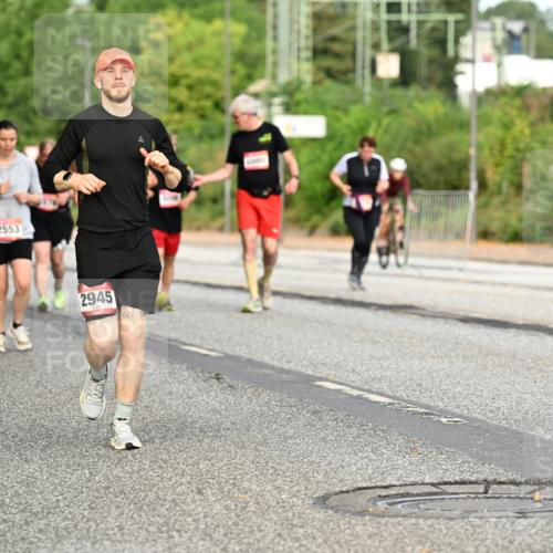 06.09.2026 - CURREX Alsterlauf Dr. Thomas Lammeyer http://msf.ph/oto/10145563 06.09.2026 10:18:41 Laufen 2122, 2553, 2945 meine-sportfotos.de