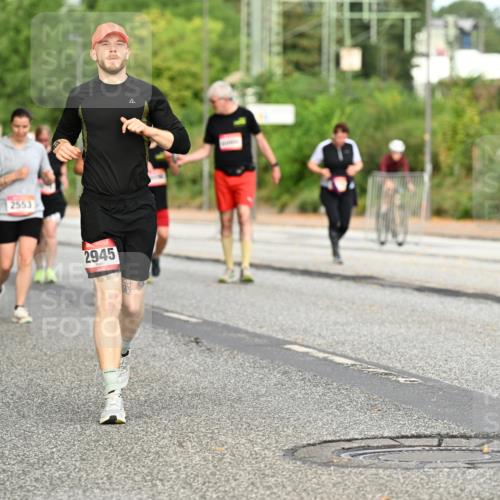 06.09.2026 - CURREX Alsterlauf Dr. Thomas Lammeyer http://msf.ph/oto/10145565 06.09.2026 10:18:41 Laufen 2553, 2945 meine-sportfotos.de