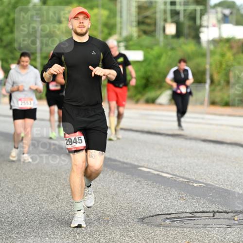 06.09.2026 - CURREX Alsterlauf Dr. Thomas Lammeyer http://msf.ph/oto/10145574 06.09.2026 10:18:42 Laufen 2945 meine-sportfotos.de
