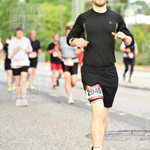 06.09.2026 - CURREX Alsterlauf Dr. Thomas Lammeyer http://msf.ph/oto/10145587 06.09.2026 10:18:43 Laufen 2945 meine-sportfotos.de