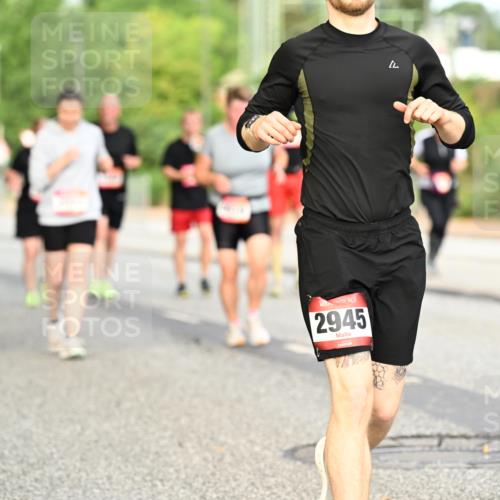 06.09.2026 - CURREX Alsterlauf Dr. Thomas Lammeyer http://msf.ph/oto/10145588 06.09.2026 10:18:43 Laufen 2945 meine-sportfotos.de