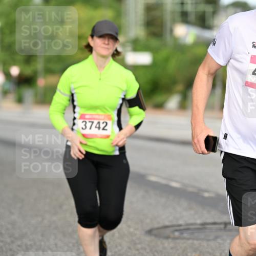 06.09.2026 - CURREX Alsterlauf Dr. Thomas Lammeyer http://msf.ph/oto/10145673 06.09.2026 10:18:53 Laufen 3742, 4450 meine-sportfotos.de