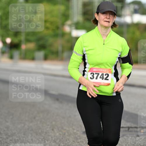 06.09.2026 - CURREX Alsterlauf Dr. Thomas Lammeyer http://msf.ph/oto/10145678 06.09.2026 10:18:54 Laufen 3742 meine-sportfotos.de