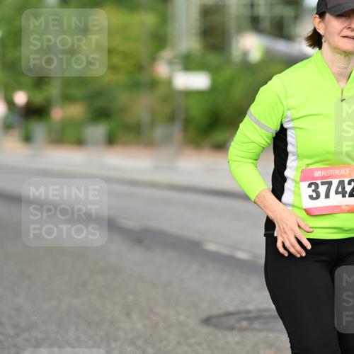 06.09.2026 - CURREX Alsterlauf Dr. Thomas Lammeyer http://msf.ph/oto/10145684 06.09.2026 10:18:54 Laufen 3742 meine-sportfotos.de