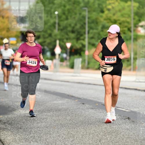 06.09.2026 - CURREX Alsterlauf Dr. Thomas Lammeyer http://msf.ph/oto/10145695 06.09.2026 10:19:08 Laufen 3856, 3424 meine-sportfotos.de
