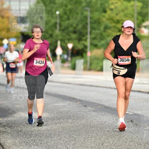 06.09.2026 - CURREX Alsterlauf Dr. Thomas Lammeyer http://msf.ph/oto/10145703 06.09.2026 10:19:09 Laufen 3424, 3856 meine-sportfotos.de