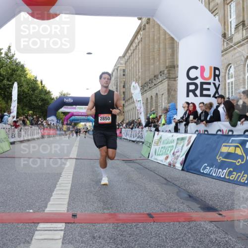 06.09.2026 - CURREX Alsterlauf Yannick Fuchs http://msf.ph/oto/10145750 06.09.2026 09:47:43 Ziel 2850, 2865, 5863, 6378, 8189 meine-sportfotos.de