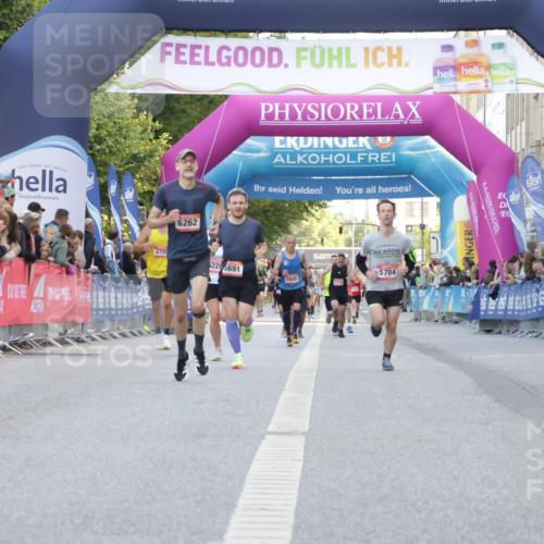 06.09.2026 - CURREX Alsterlauf Yannick Fuchs http://msf.ph/oto/10145833 06.09.2026 09:47:45 Ziel 2850, 5704, 6262, 6378, 8189 meine-sportfotos.de